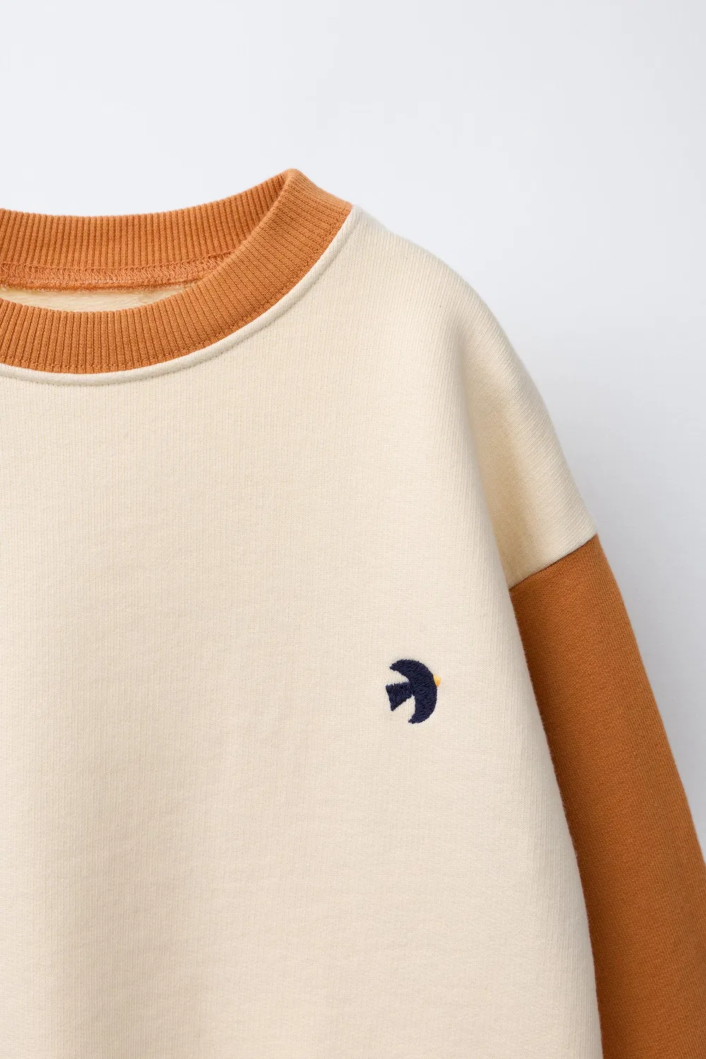 Толстовка с вышивкой в стиле цветовых блоков ZARA, Ecru/Brown — фото 3