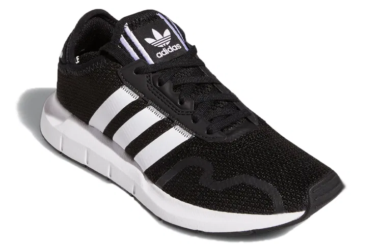 Детские кроссовки для бега с амортизацией Swift Run X Adidas Originals, Black White — фото 3