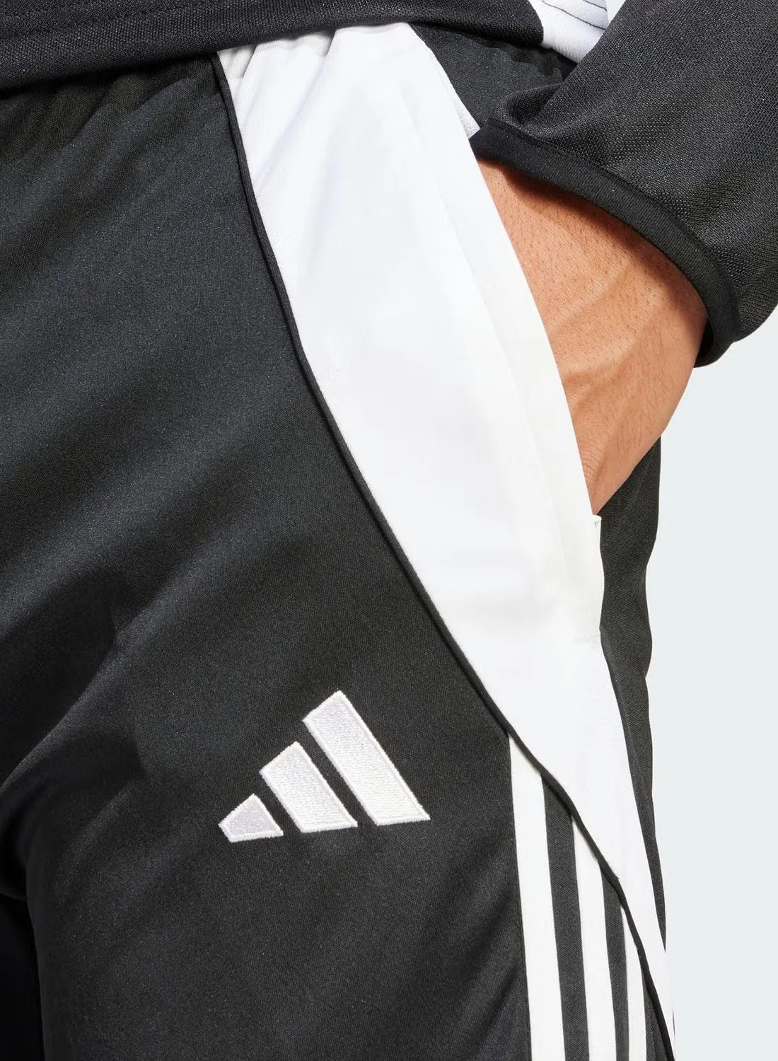 Брюки для футбола с длиной 3/4 Tiro 24 Adidas, черный — фото 3
