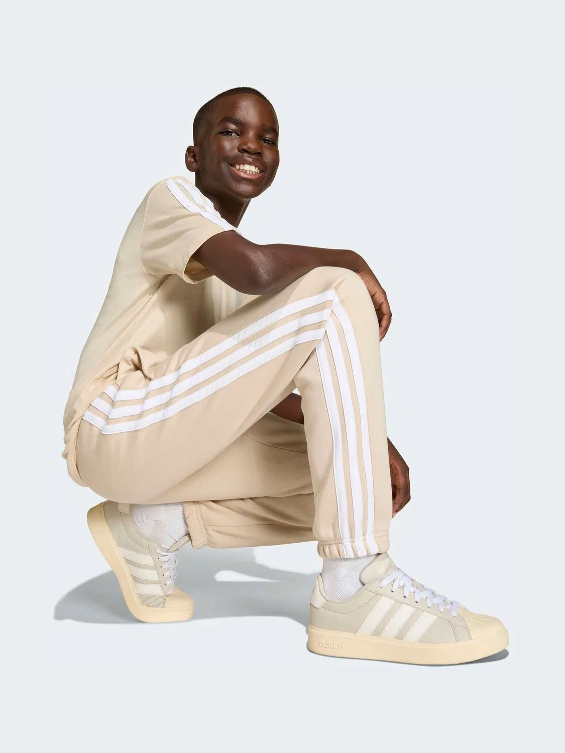 Джоггеры Essentials adidas, коричневый — фото 3