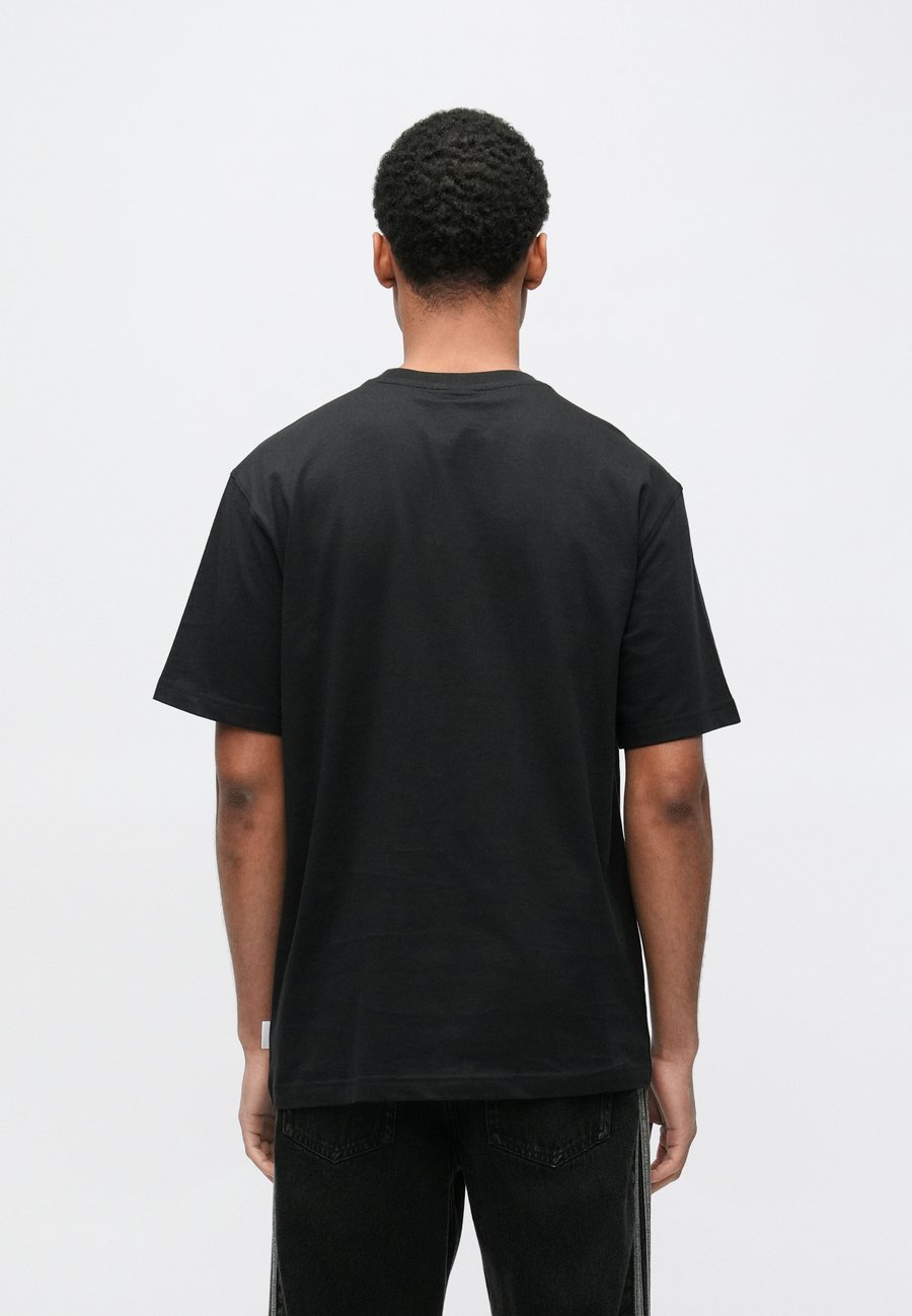 Футболка Adidas Originals UNISEX, Black — фото 2