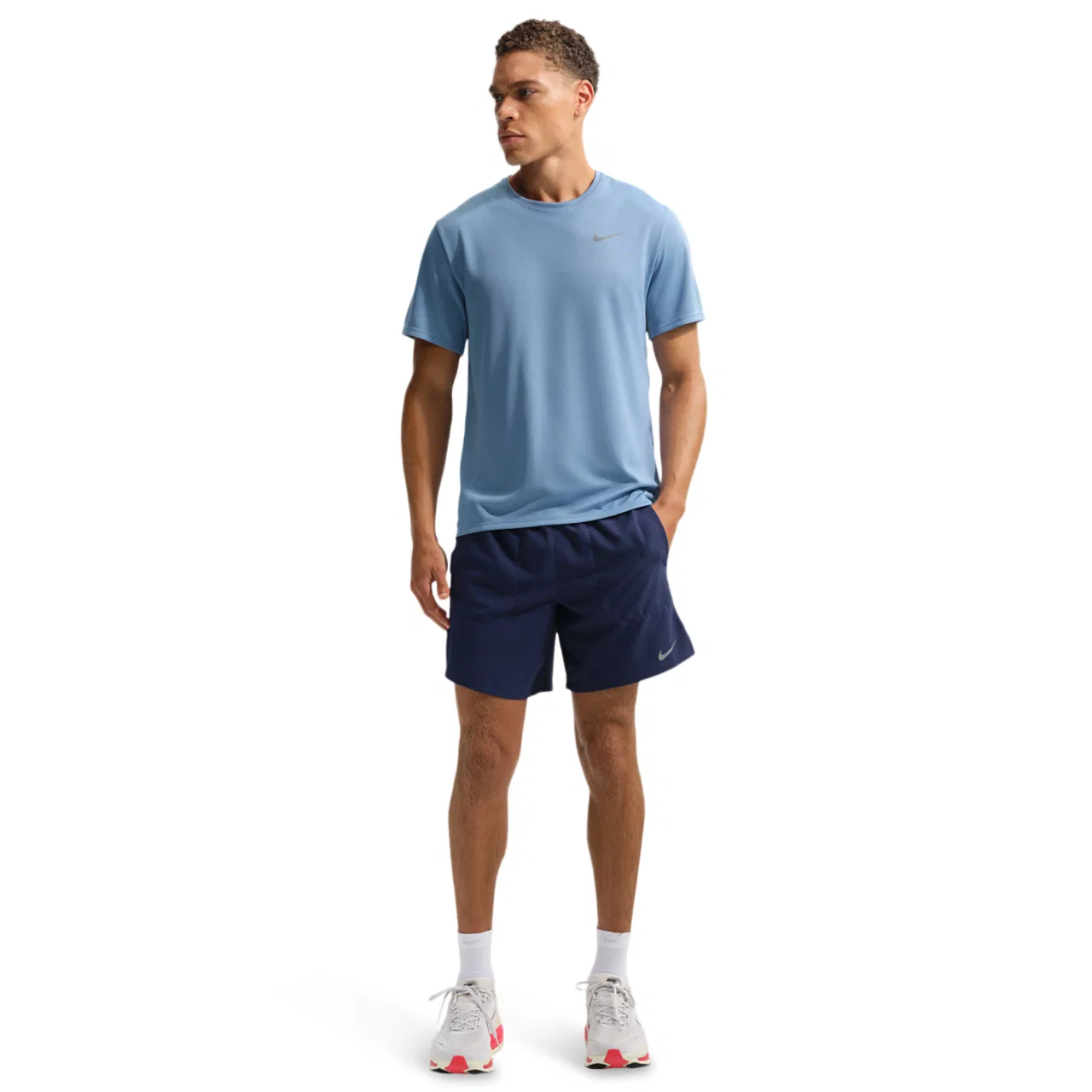 Мужские шорты с встроенным бельем Nike Dri-FIT Stride 7" Reflective Silver/Midnight Navy — фото 2