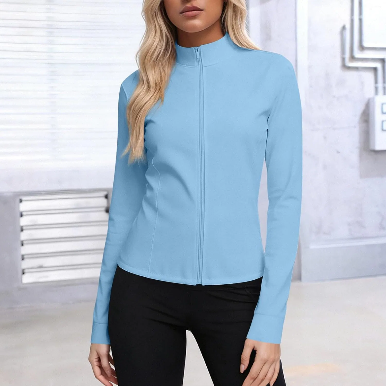 Женская солнцезащитная футболка с полузастежкой UPF50+ Lightweight, Light Blue — фото 2