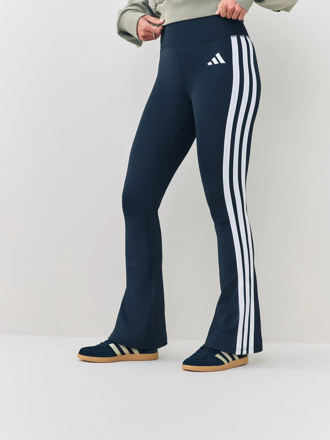 Леггинсы-клеш adidas Optime Essentials 3-Stripes, черный — фото 3