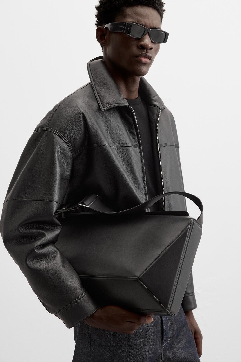 

Кожаная сумка через плечо l ZARA, черный