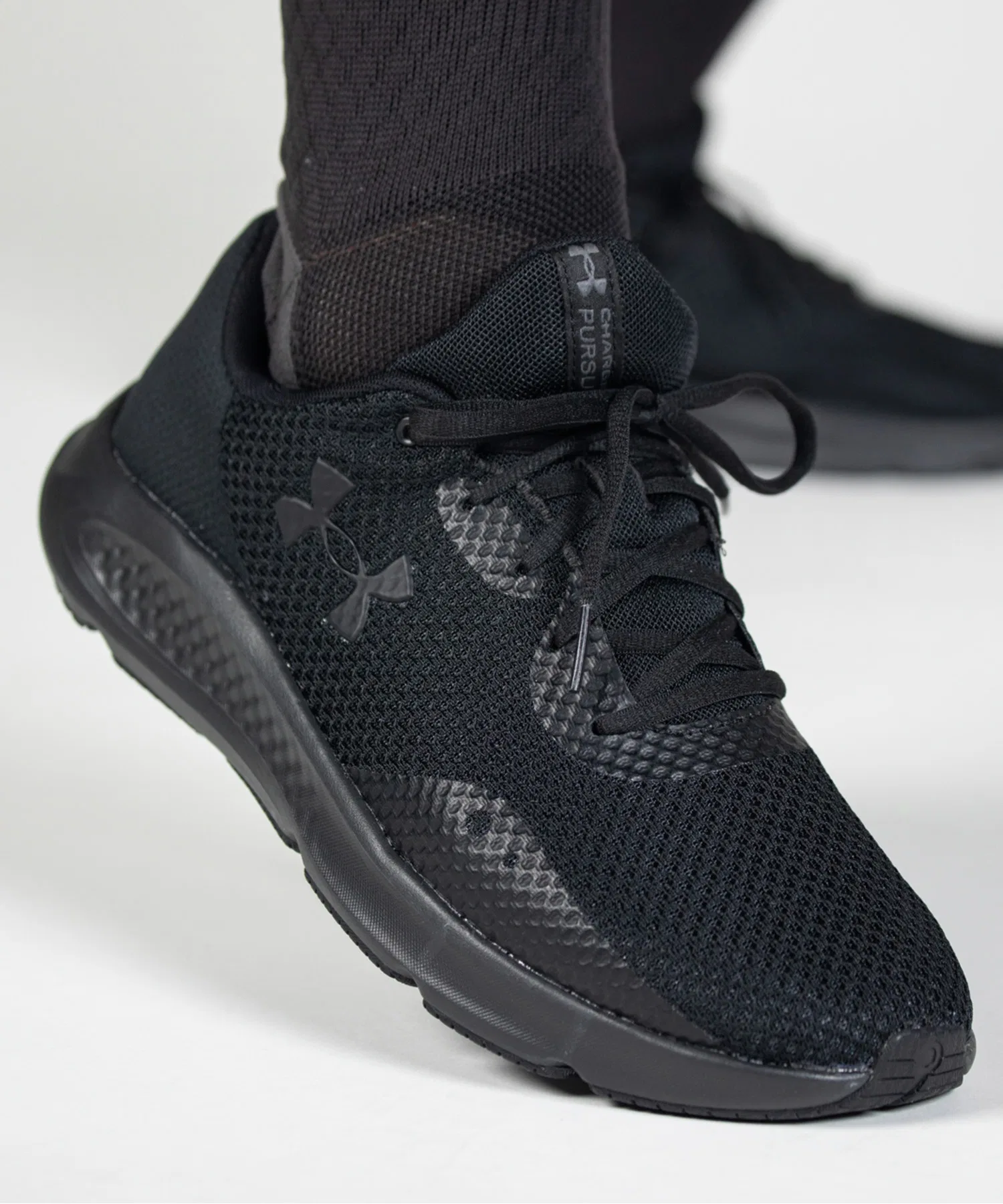 Мужские кроссовки UNDER ARMOUR Charged Pursuit 3 Extra Wide для бега чёрные