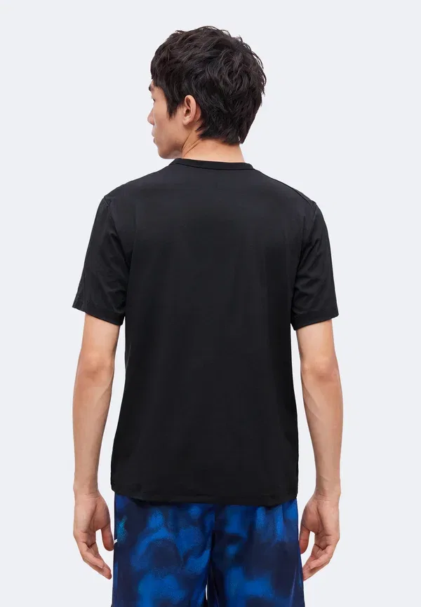 Футболка спортивная Dri-fit Hyverse Nike Performance Black, Anthracite, черный — фото 3