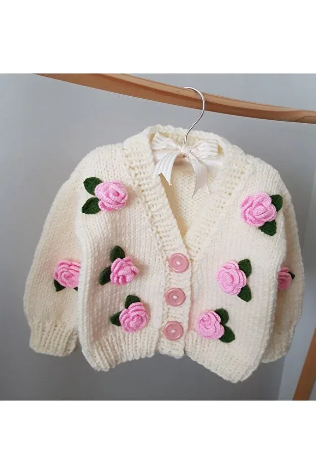 Детский кардиган с принтом Rose detailed hand knitted children's cardigan, flower detailed baby cardigan El Örgüsü, Pink — фото 4