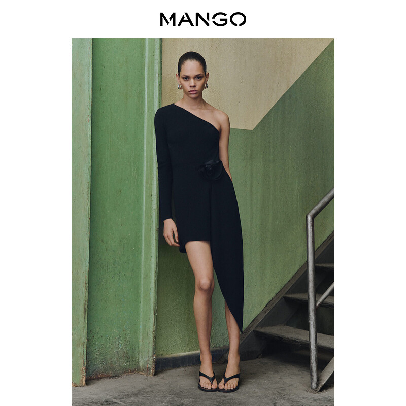 

Женское платье Mango ассимитричное, черный