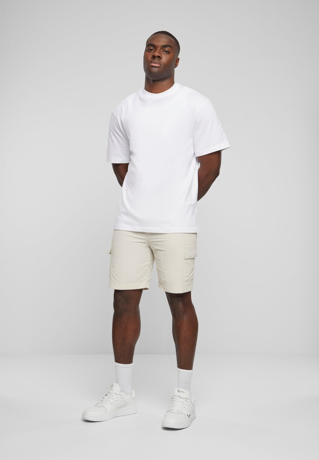 

Шорты Signature Essential Karl Kani, песочный