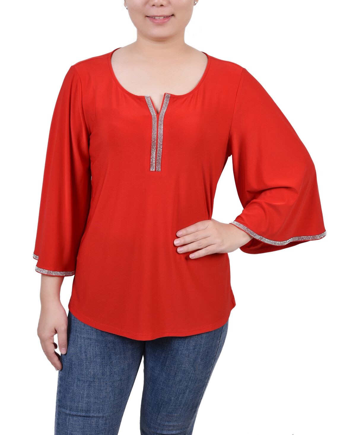 

Миниатюрный топ с рукавами колокольчик 3/4 и камнями NY Collection, красный