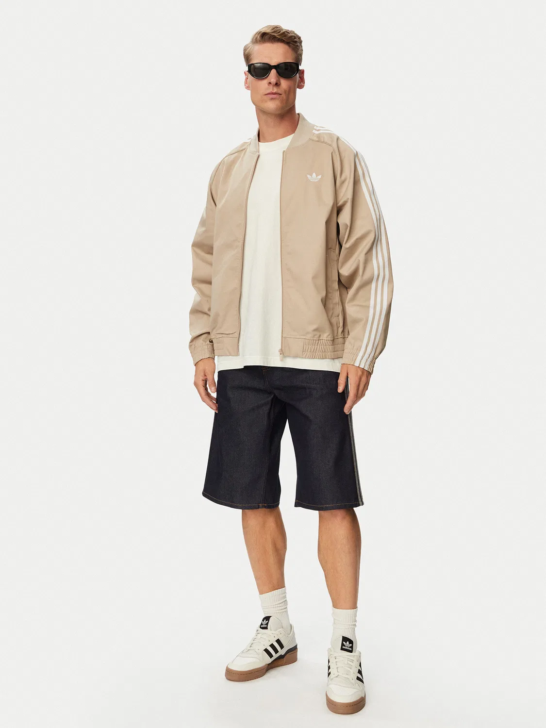 Мужские джинсовые шорты стандартного кроя Firebird Adicolor Jorts Mid-Rise Adidas, темно-синий — фото 2