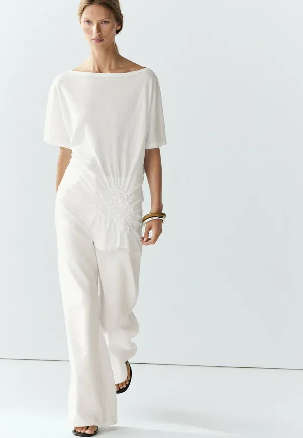 Футболка с асимметричным кроем, 100% хлопок, Asymmetric top with embroidered detail, Massimo Dutti, белый — фото 4