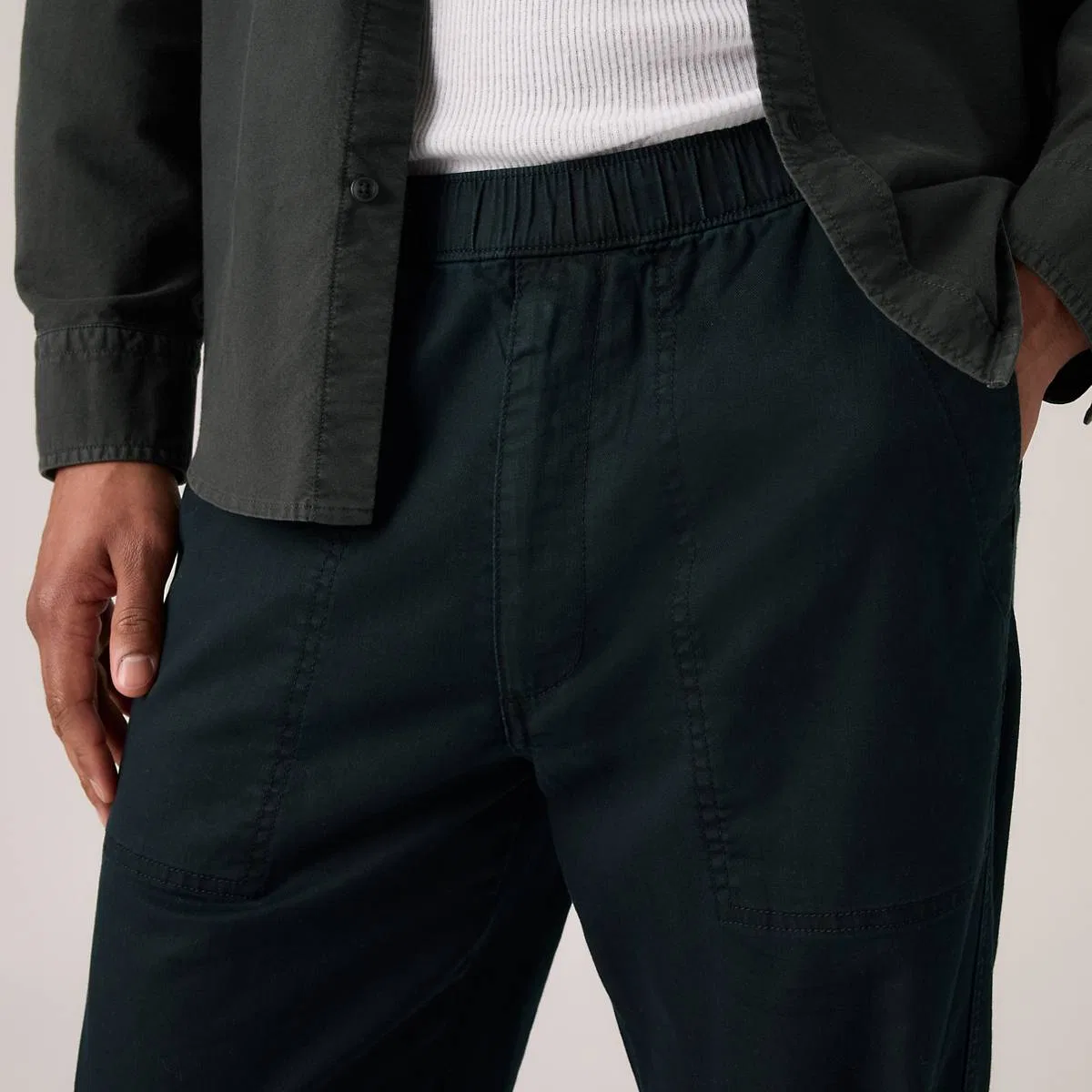Удобные, свободные, из хлопка и льна, мужские брюки-трансформеры Levi's, Mineral Black - Black — фото 3