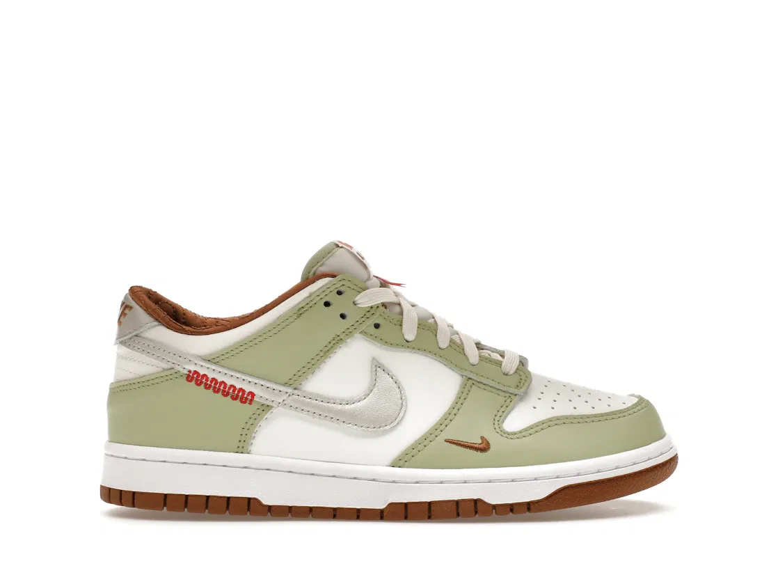 Детские кроссовки Lifestyle Nike Dunk Low, Sail/Light Bone/White/Olive Aura/Light British Tan/University Red