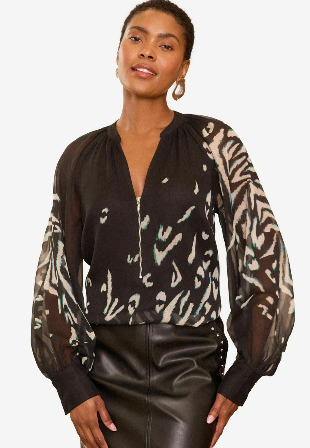 

Блуза PETITE FIT - ZIP FRONT MIX SHEER LONG SLEEVE Love & Roses, черный