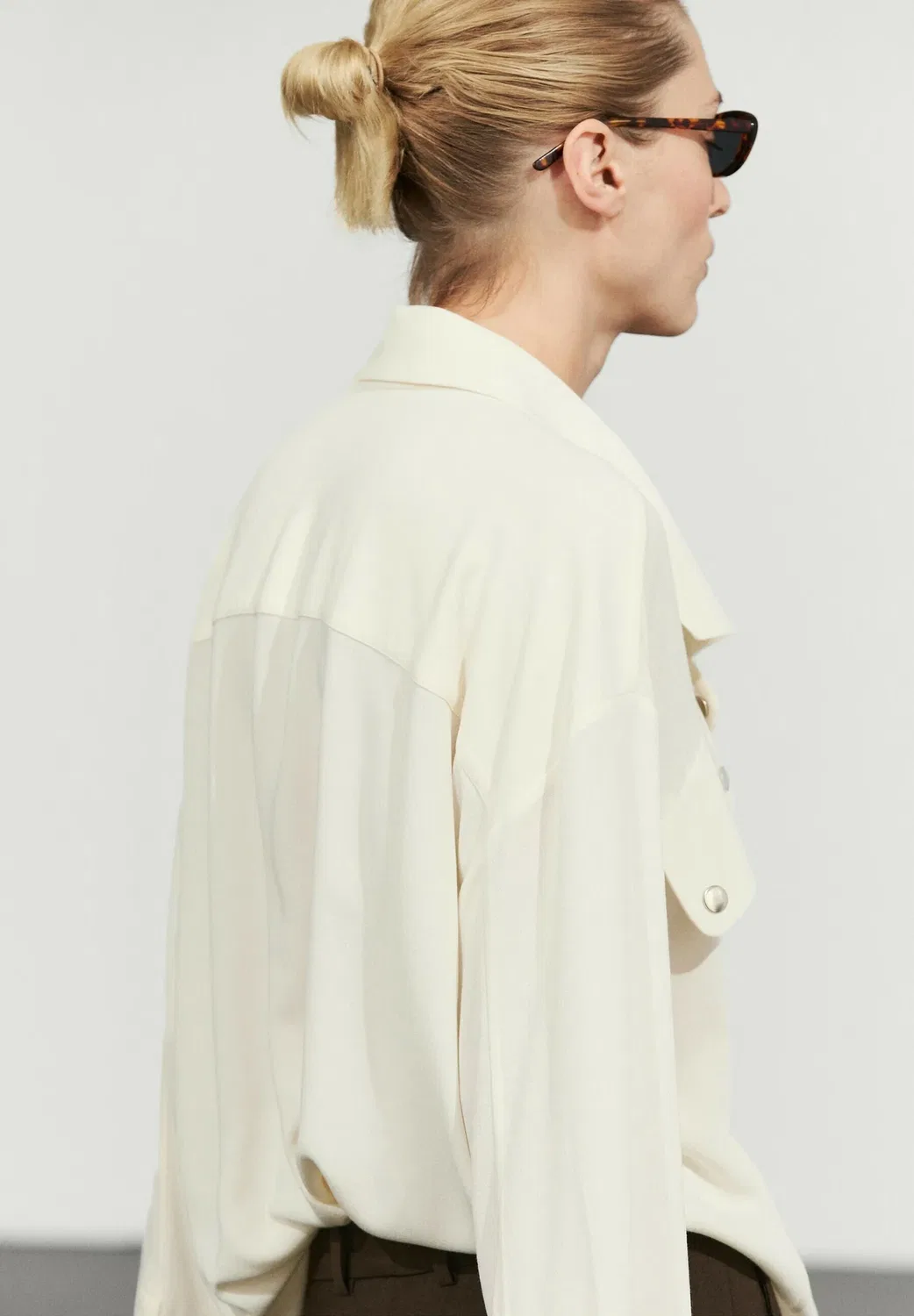 Рубашка с воротником-стойкой на кнопках - блузка на пуговицах Massimo Dutti, Sand — фото 3