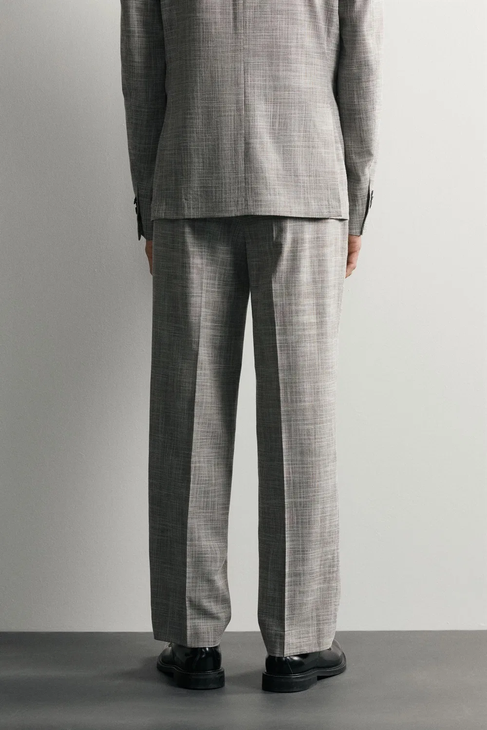 Брюки от костюма из шерстяной смеси в клетку со складками. ZARA, Light grey — фото 3