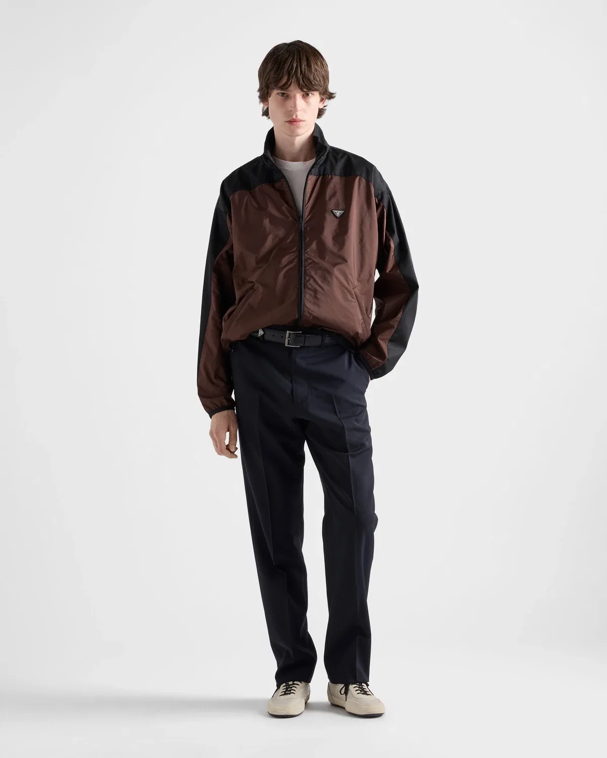 Легкая куртка с воротником-стойкой Re-Nylon Prada, коричневый — фото 2