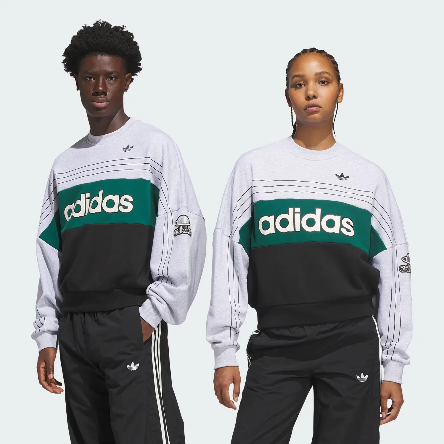 Свитшот оверсайз Varsity Crewneck Adidas Originals, светло-серый меланж