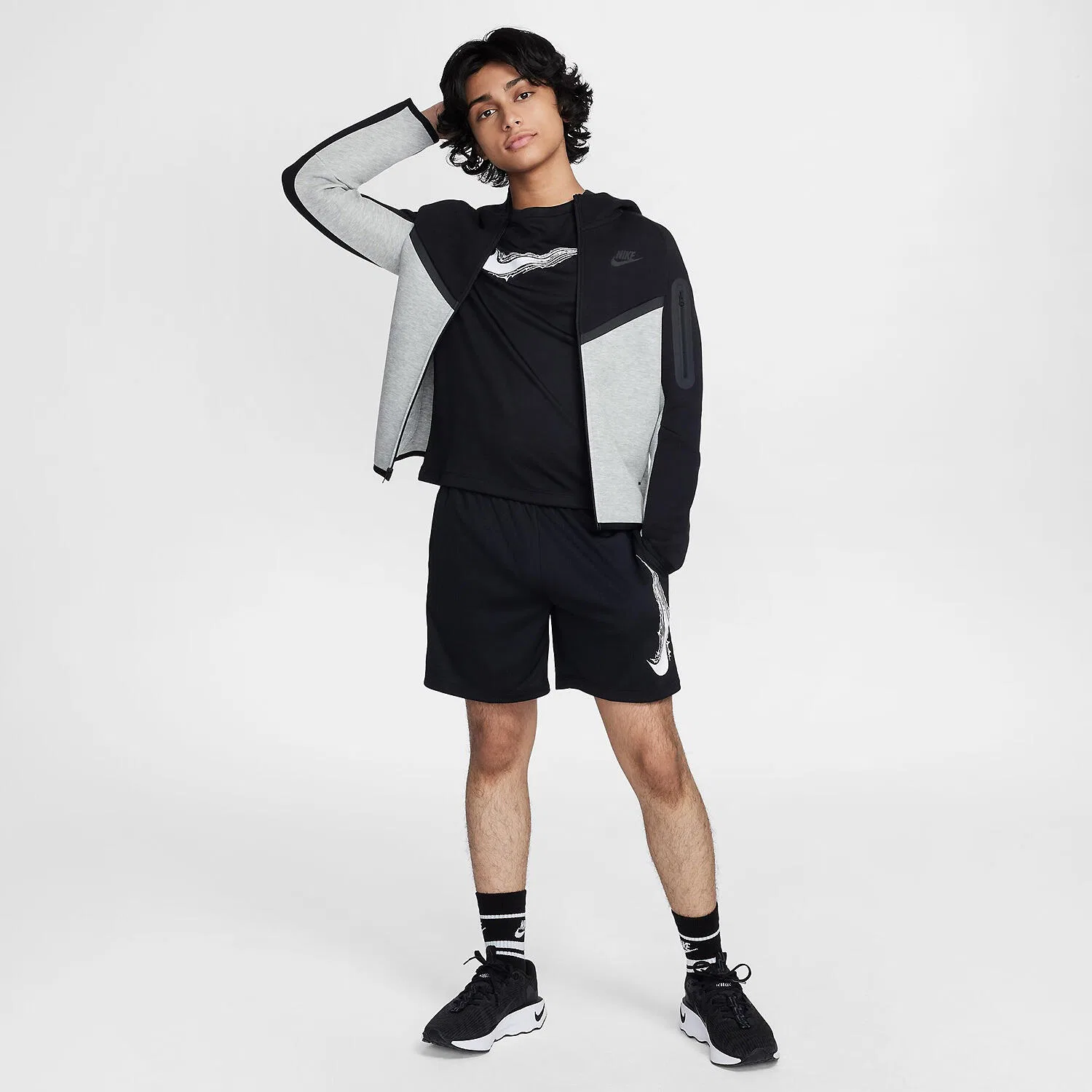 Детское худи Nike B NK DF MULTI SS TOP HBR, Schwarz — фото 4