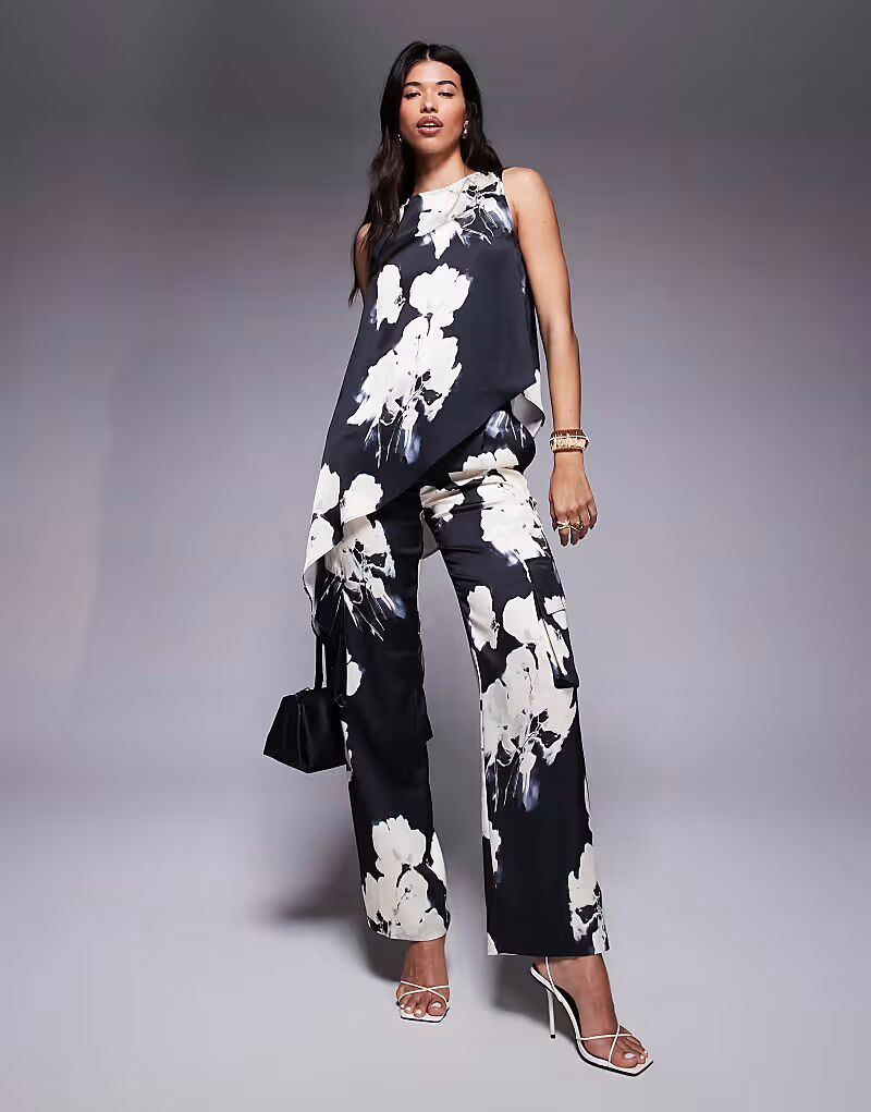 

Прямые брюки-карго ASOS DESIGN с цветочным принтом