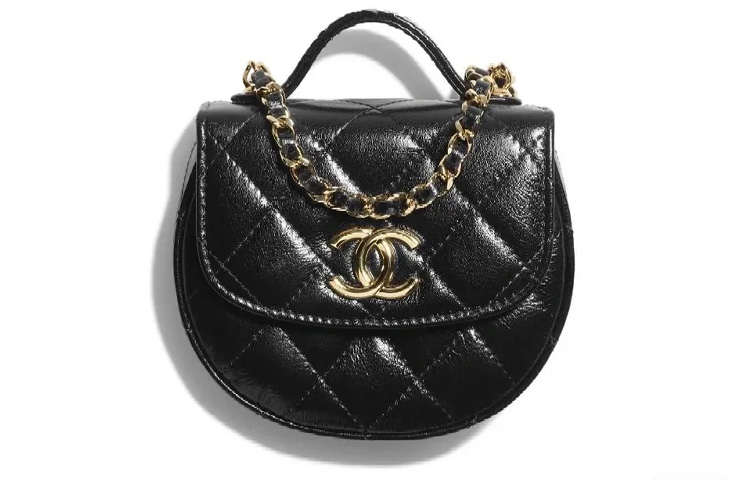 

CHANEL Блестящая кожаная сумка через плечо