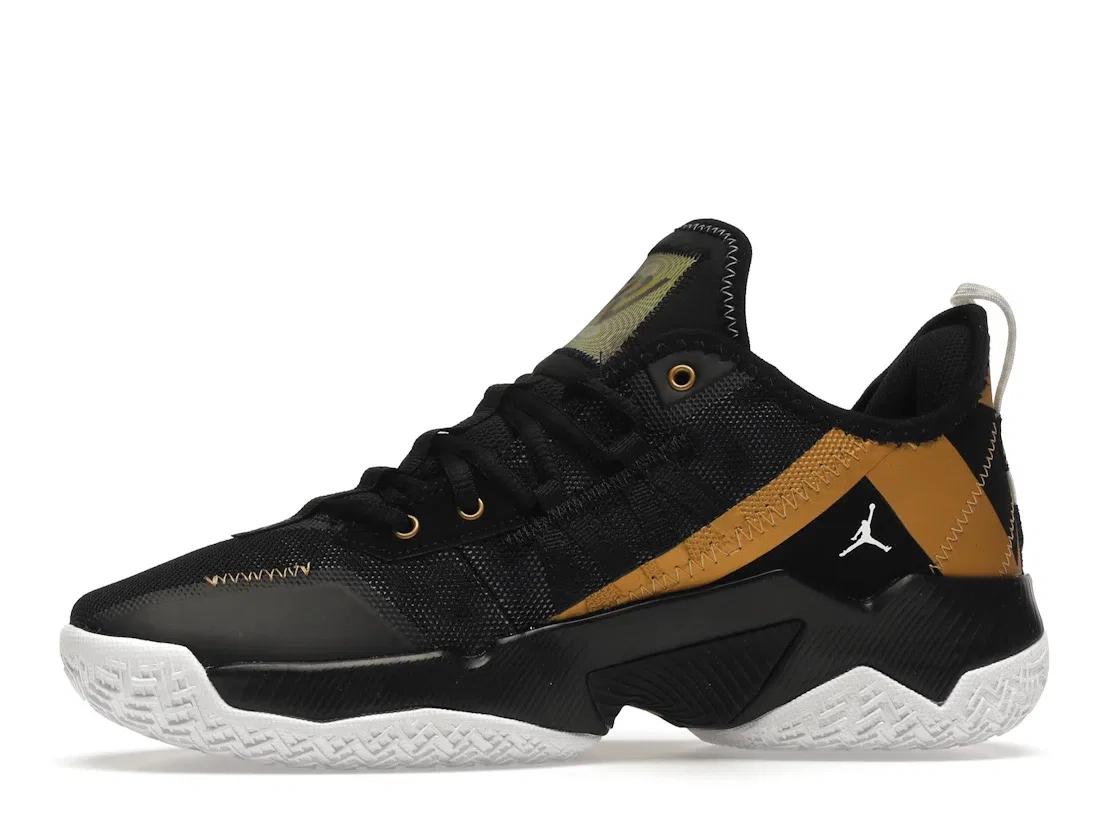 Детские кроссовки для мальчиков с дизайном Jordan Westbrook One Take II Jordan, Black-Metallic Gold-Metallic Gold — фото 3