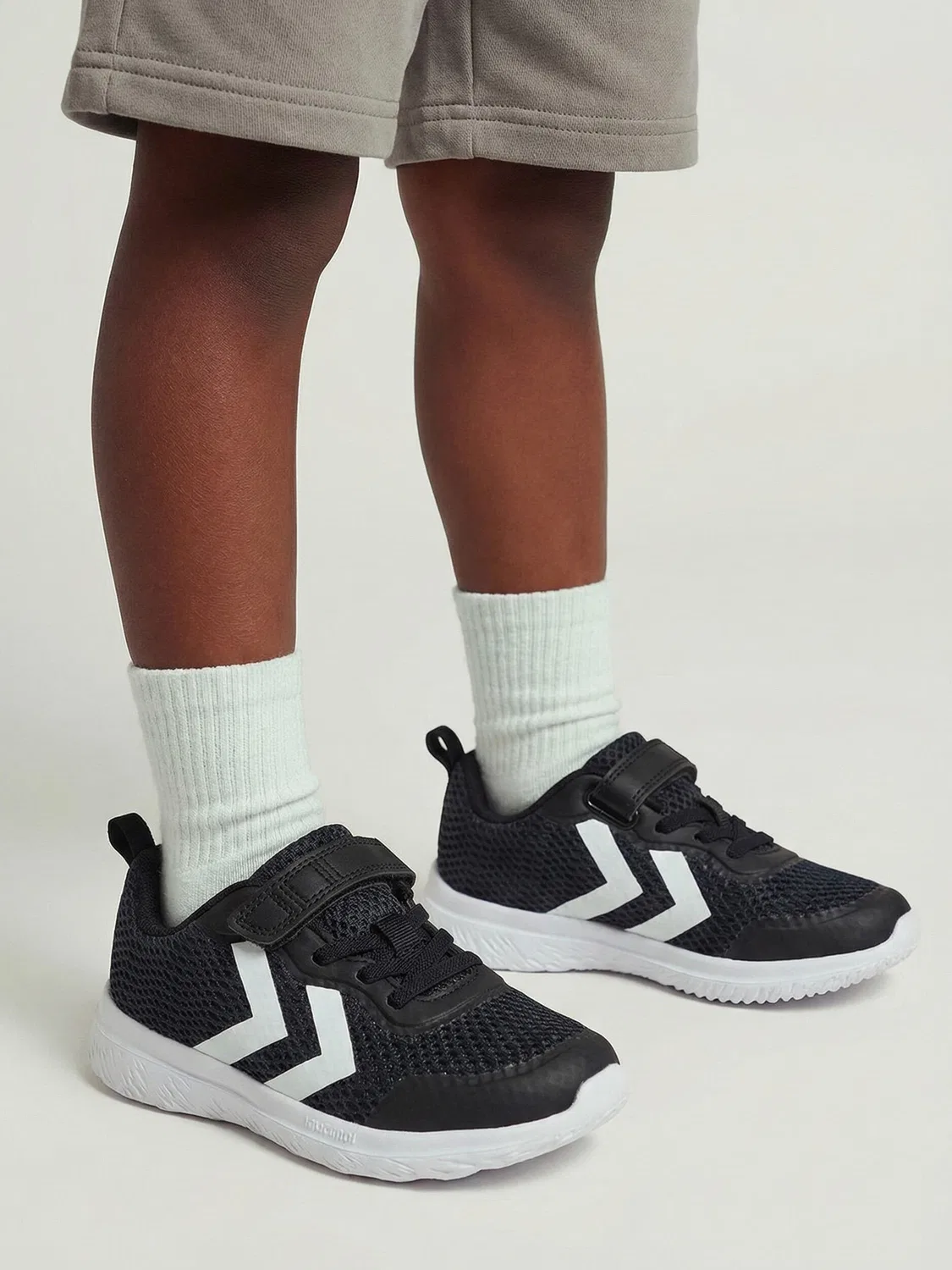 Детские кроссовки на липучке Actus Lifestyle Hummel, Schwarz