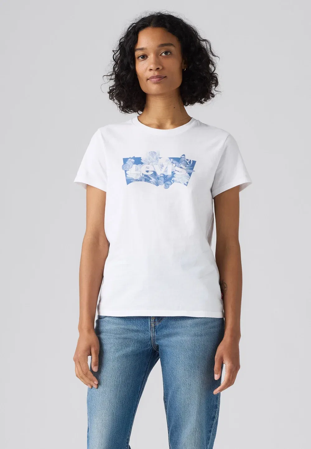 Идеальная футболка - футболка с принтом Levi'S, Blurry Flower Field Bw Bright White — фото 2
