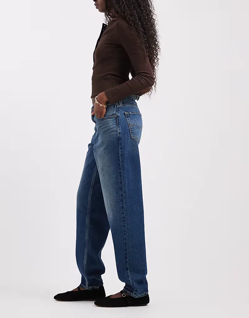 Свободные зауженные джинсы Levi's средне-синий — фото 2