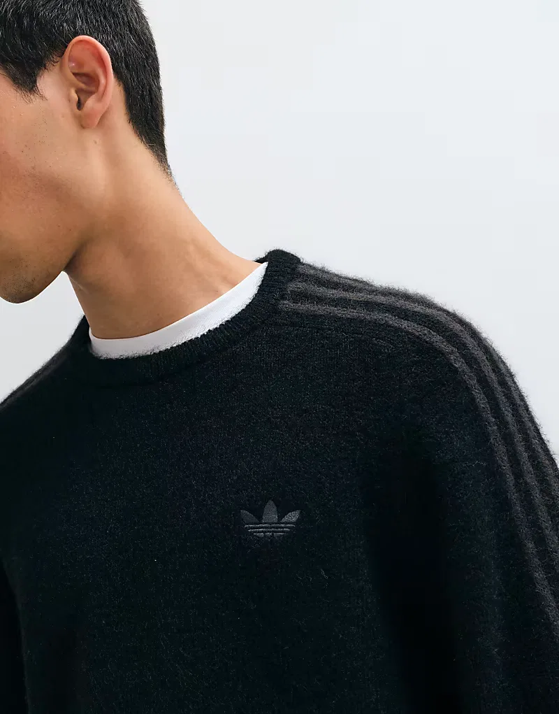 Вязаный пушистый джемпер Adidas Originals с тремя полосками, черный — фото 4