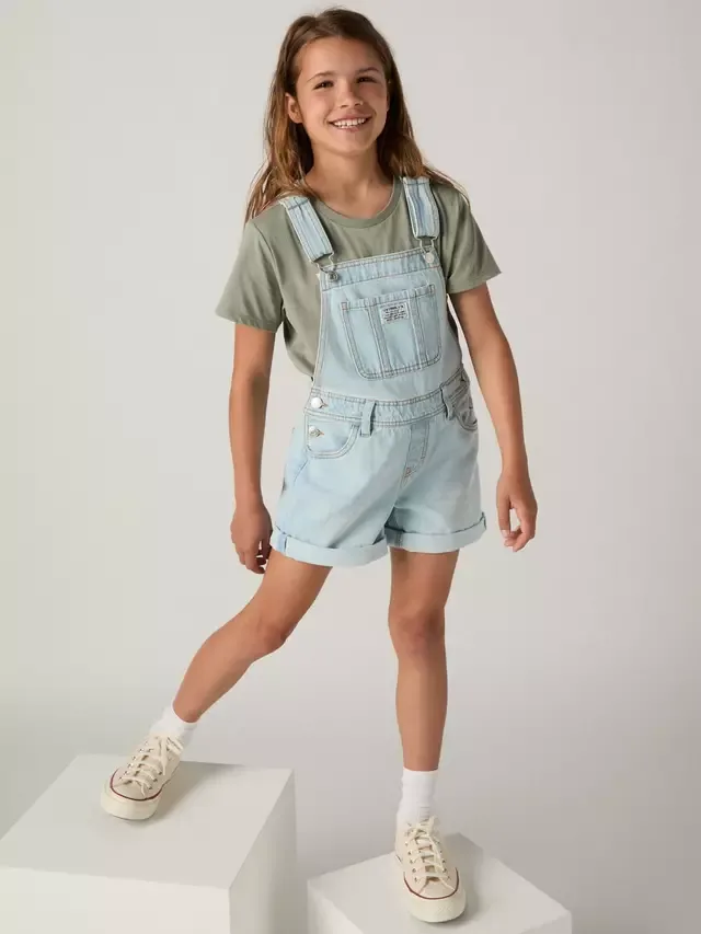 Детский классический джинсовый короткий комбинезон, синий Levi's — фото 2