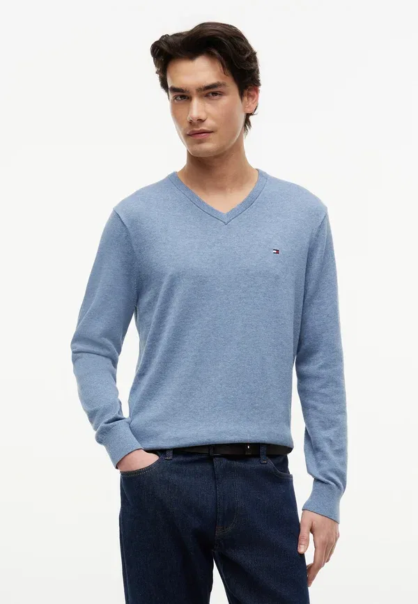 Джемпер с вышивкой флага и V-образным вырезом Tommy Hilfiger, ярко-голубой вереск