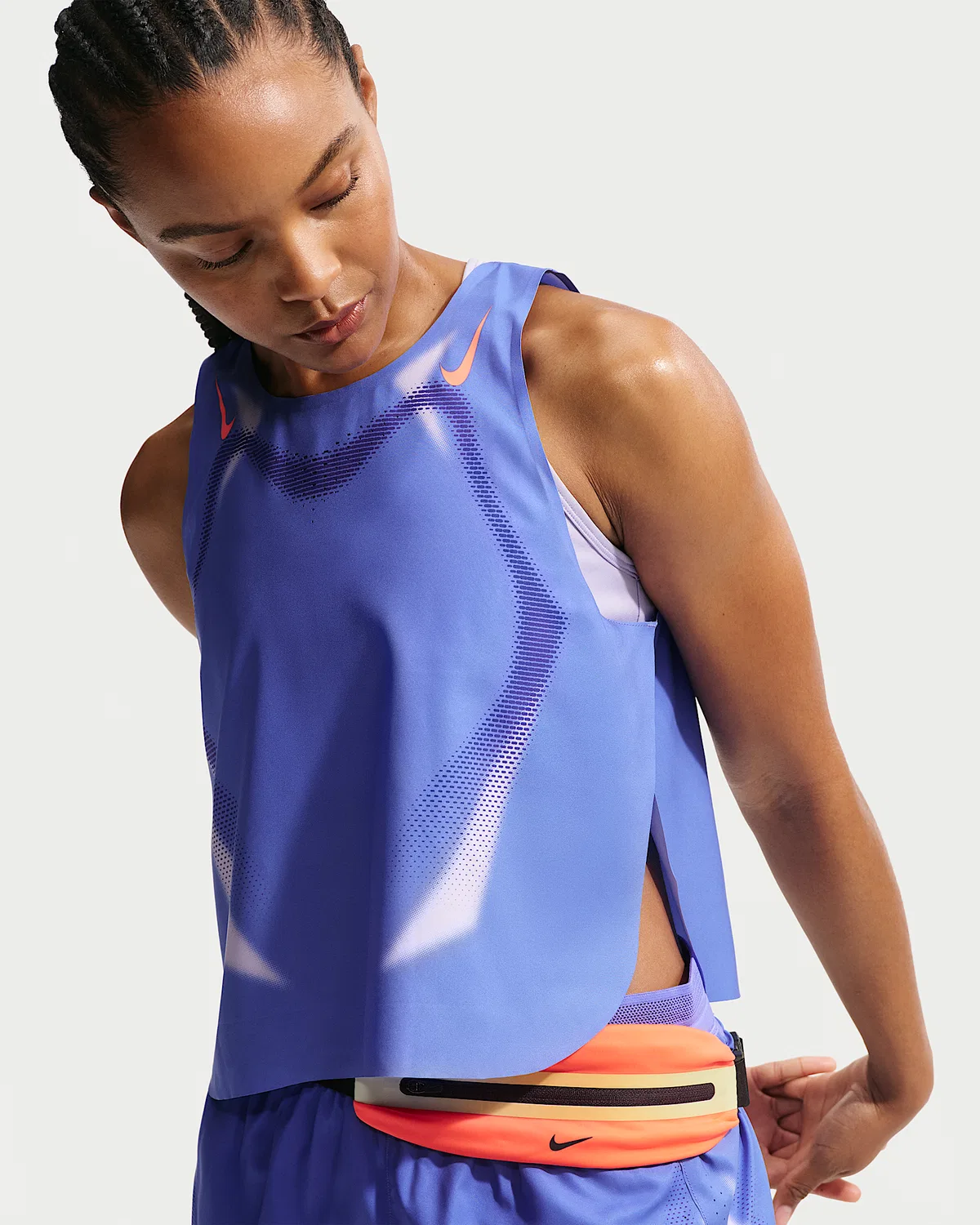 Женский укороченный топ для бега Nike AeroSwift Dri-FIT ADV, Sapphire/Hot Lava/Hot Lava — фото 3