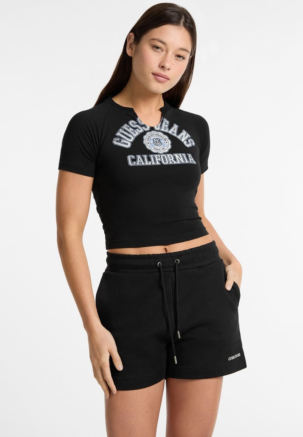 

Футболка с принтом Guess Jeans, черный