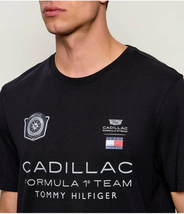 Мужская футболка с принтом Tommy Hilfiger X Cadillac Formula 1 Racing Graphic, черный — фото 4