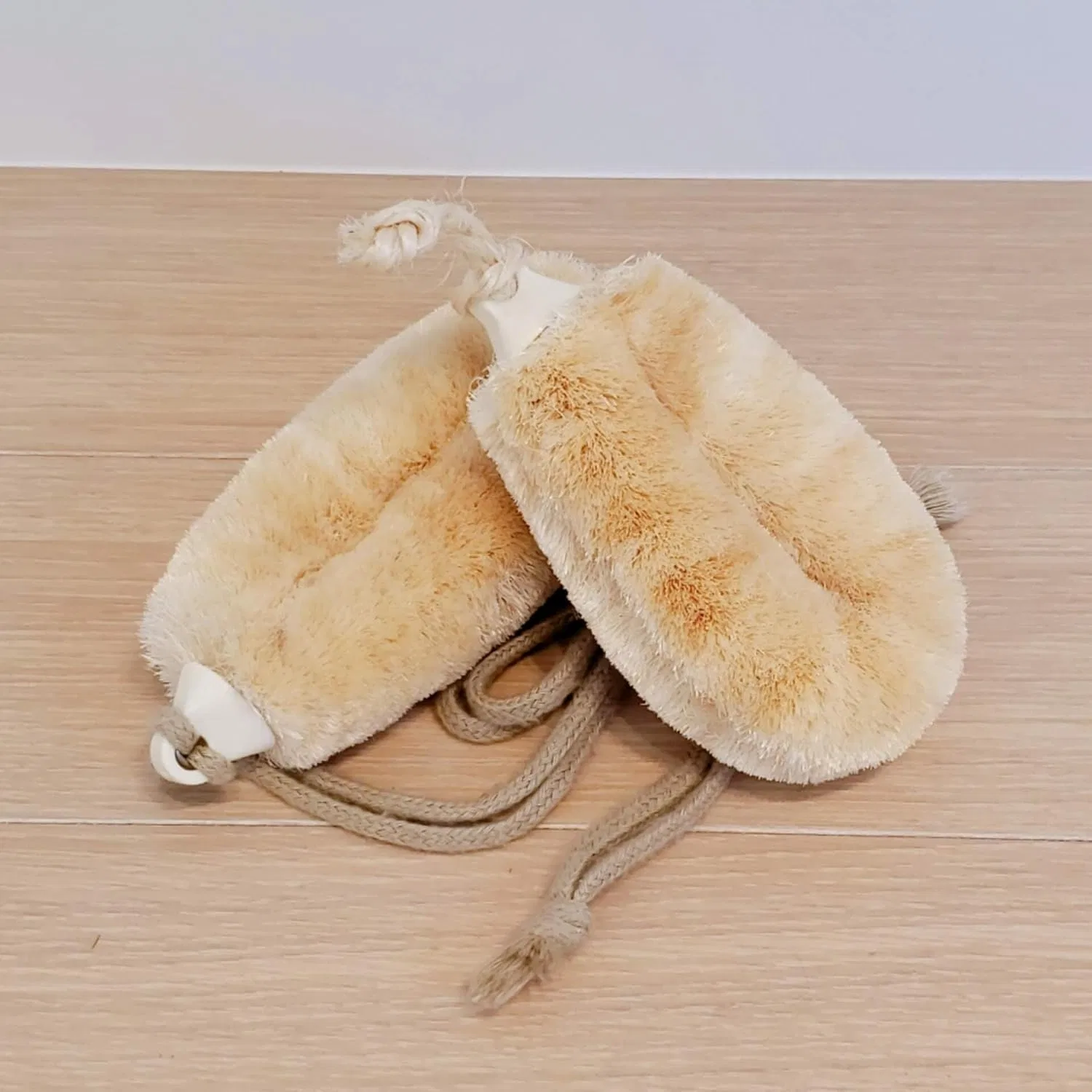Щетка для тела, сизаль, Kamenoko, 1 шт, 8x4.3x17 см, Cream Kamekono sponge — фото 4