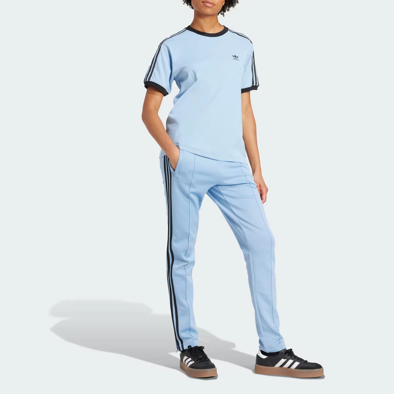 Женская футболка с тремя полосками с серо-синим/черным принтом Adidas Originals, Gray Blue/Black — фото 3