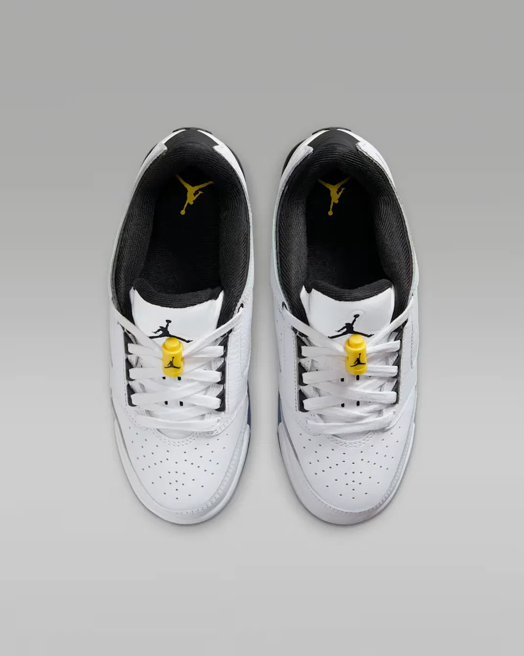 Кроссовки для детей постарше Air Jordan Sixty Plus Low, White/Tour Yellow/Black — фото 4