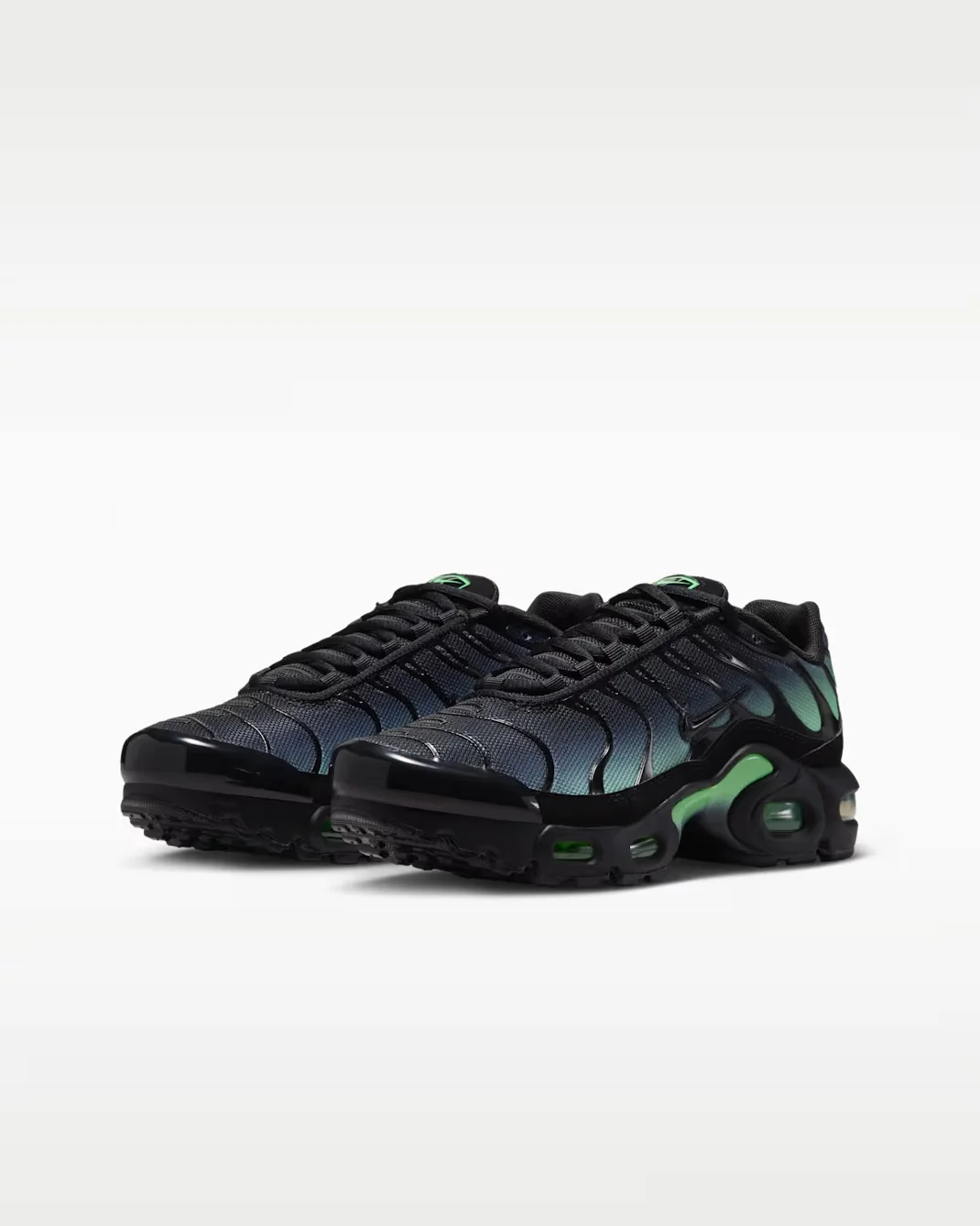Кроссовки подростковые Nike Air Max Plus, черный/зеленый — фото 4