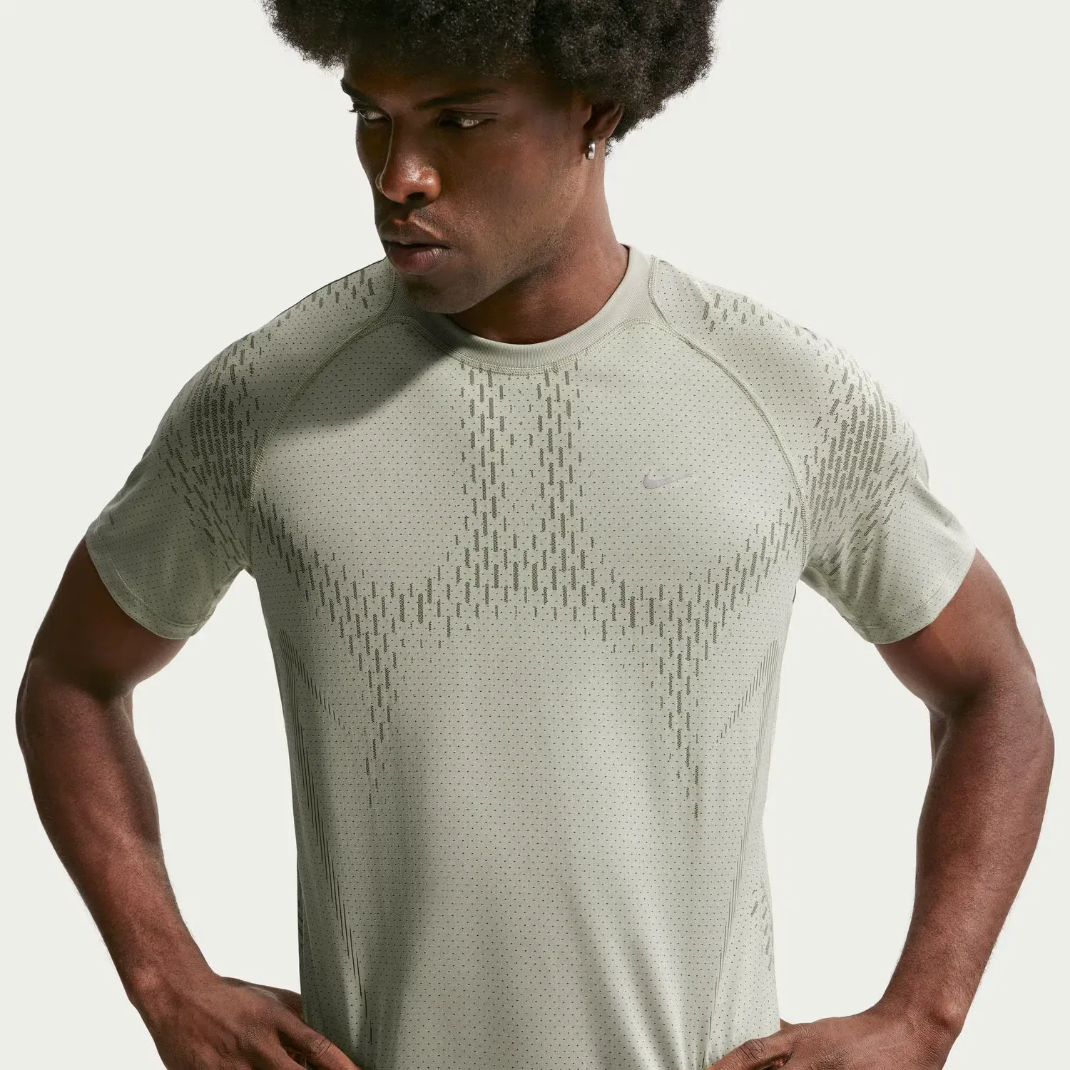 Мужская футболка с коротким рукавом Nike Stride Dri-FIT ADV, Цвет Verde — фото 3