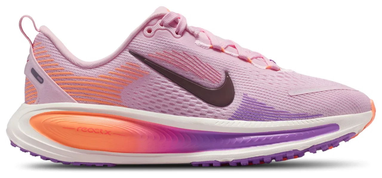 Кроссовки для мальчиков Vomero 18 Nike, цвет Sail/Bright Violet/Orange Pulse