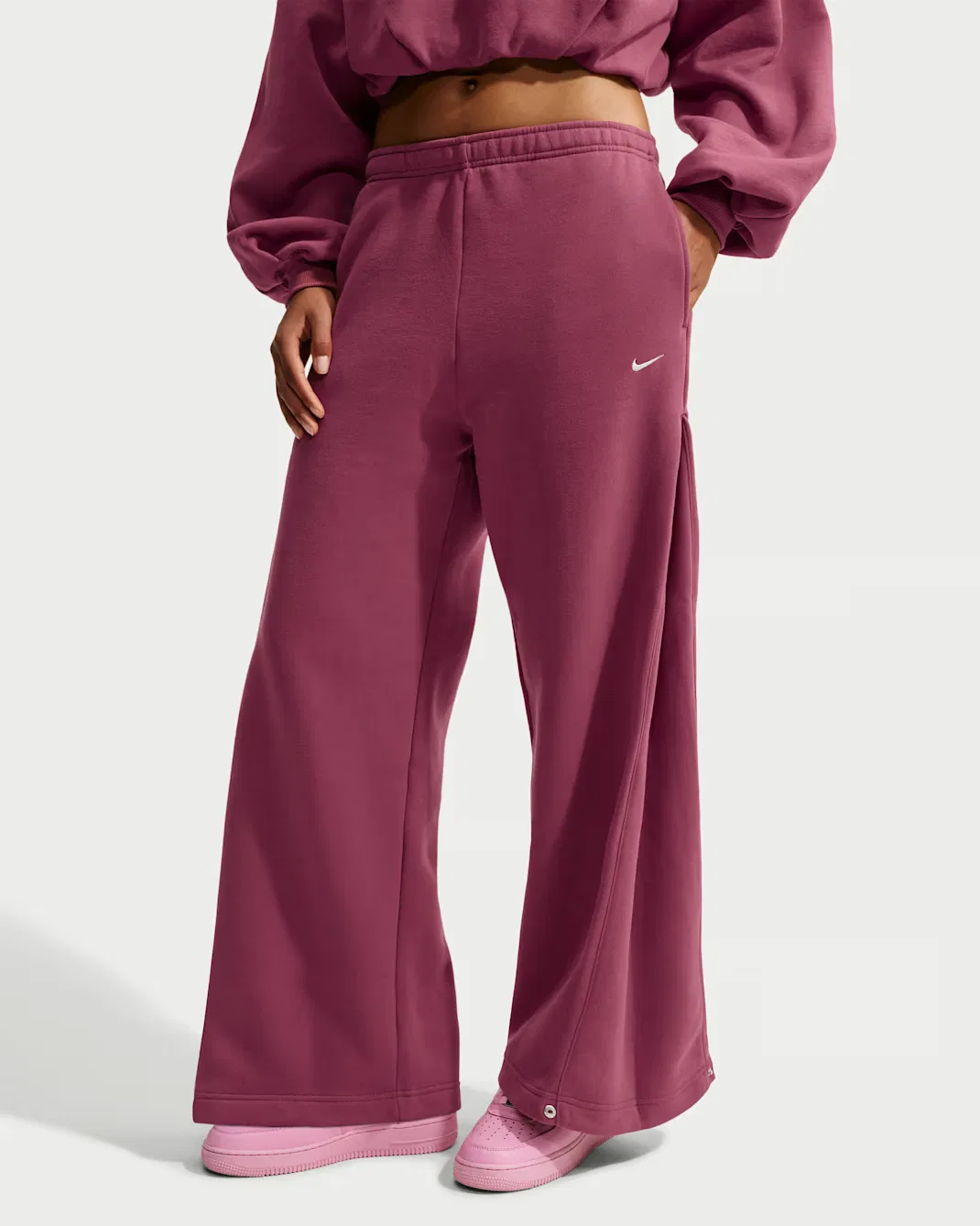 Женские свободные плиссированные брюки на кнопках Nike Studio Fleece Medium Weight, Pink Smoke/Sail — фото 2