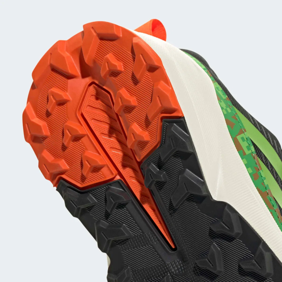 Детские кроссовки для мальчиков Terrex Trailmaker 2 CF Mcft Shoe Adidas Terrex, Carbon Semi Lucid Lime Semi Impact Orange — фото 4
