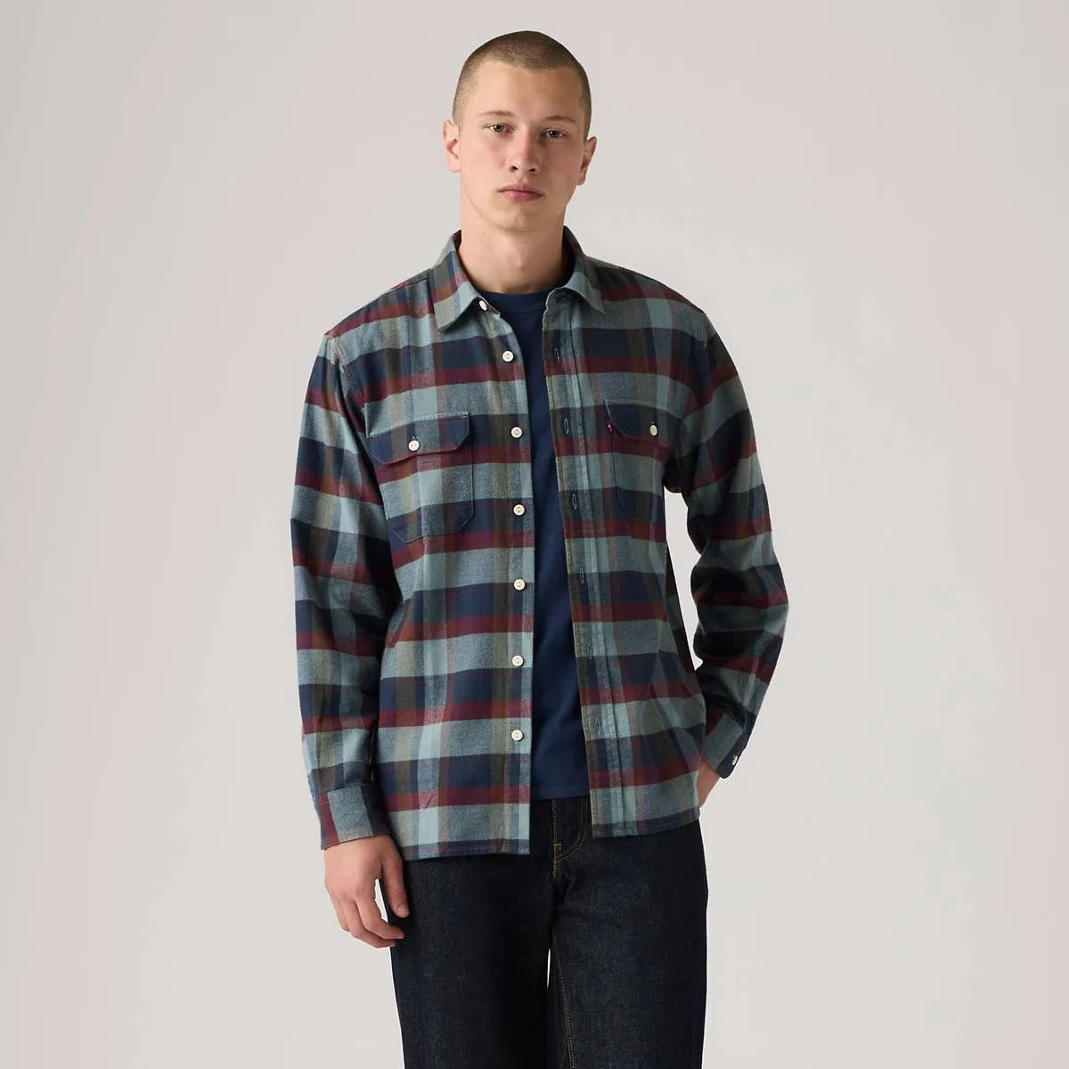 Классический непринужденный рабочий стиль в фланелевой рубашке Levi's, Medina Plaid Nightfall Navy - Multi-Color — фото 3