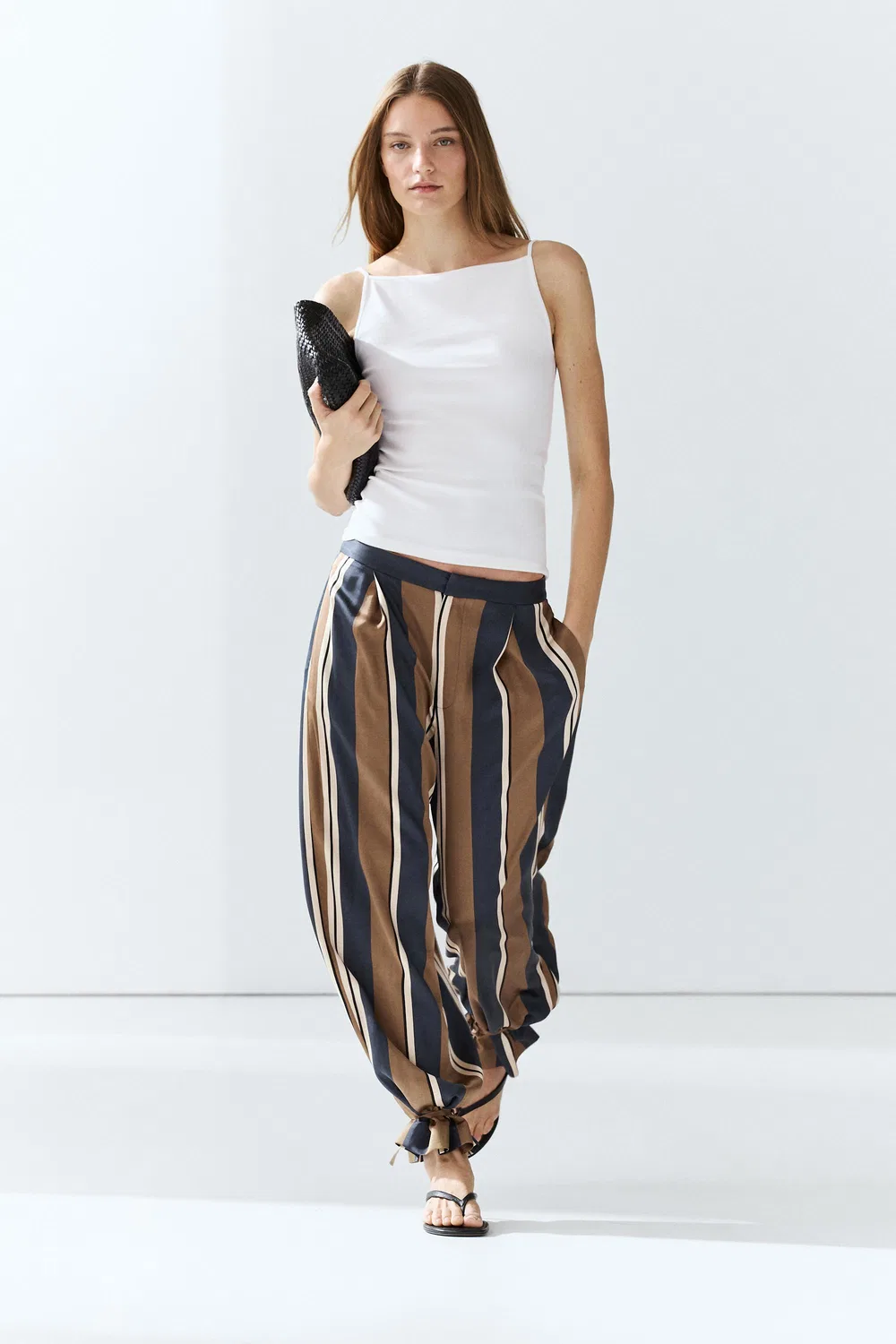 Брюки Massimo Dutti, атласные, антрацитово-серый — фото 2