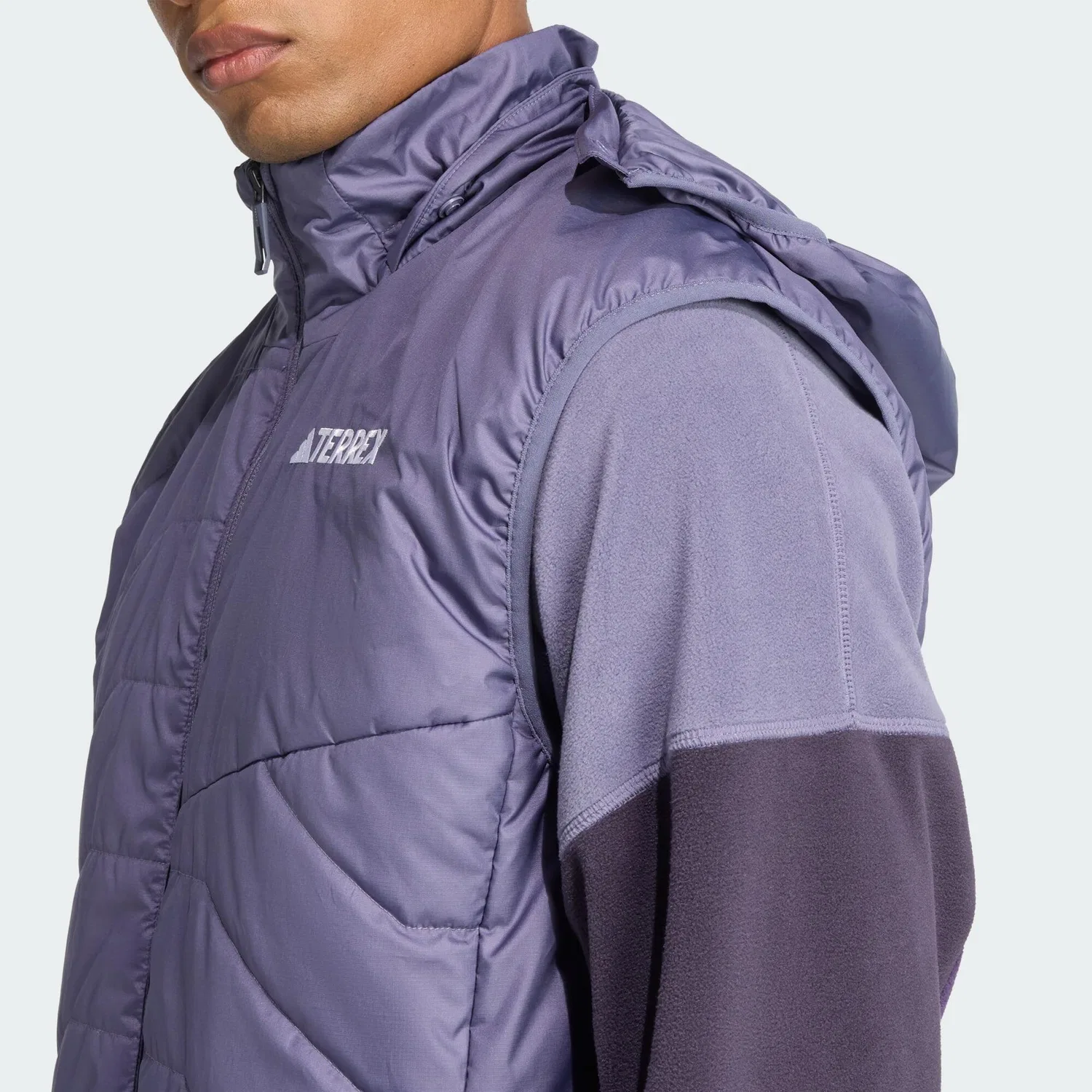 Мужская утепленная жилетка с капюшоном TERREX Multi Climawarm Insulated Hooded Weste Adidas, Feigenlila — фото 4