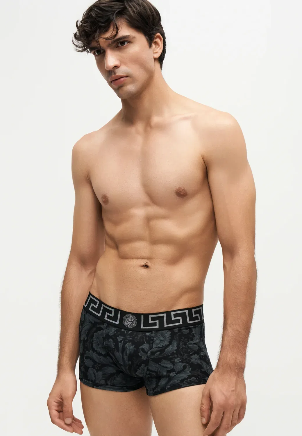 Короткие плавки в стиле барокко по всей поверхности Versace, Black/Grey — фото 4