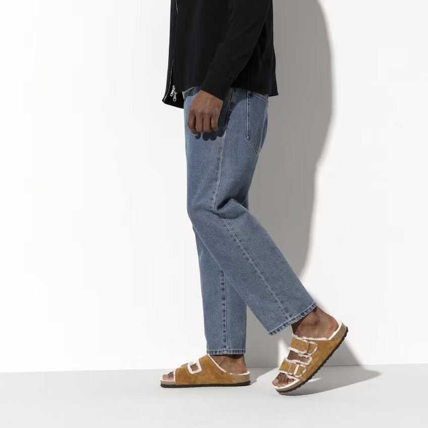 Сандалии на меху Birkenstock Arizona Shearling Suede Leather, коричневый — фото 2